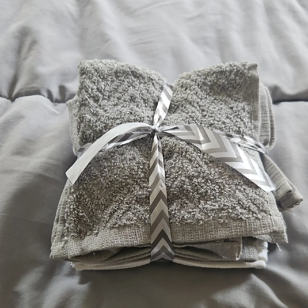 Gray Textured Towels with Ribbon